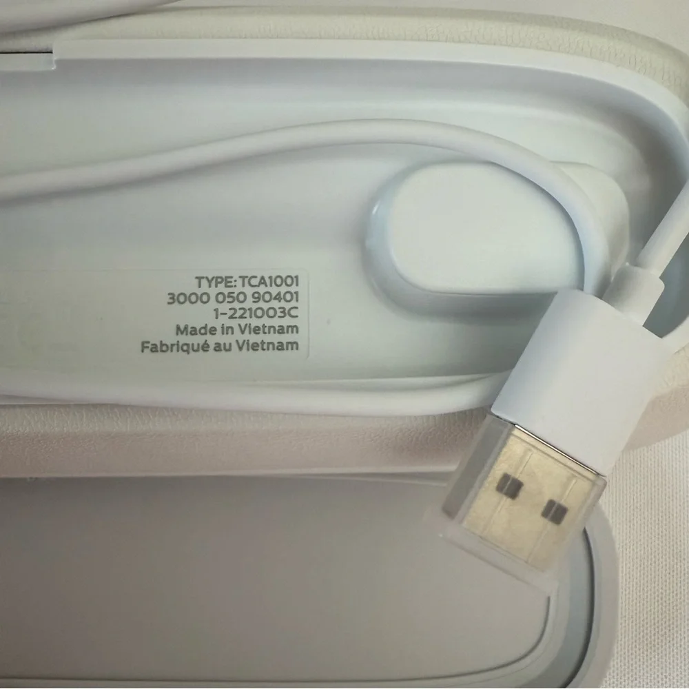 Philips Sonicare DiamondClean Smart USB Travel Charging Case – Model TCA1001.